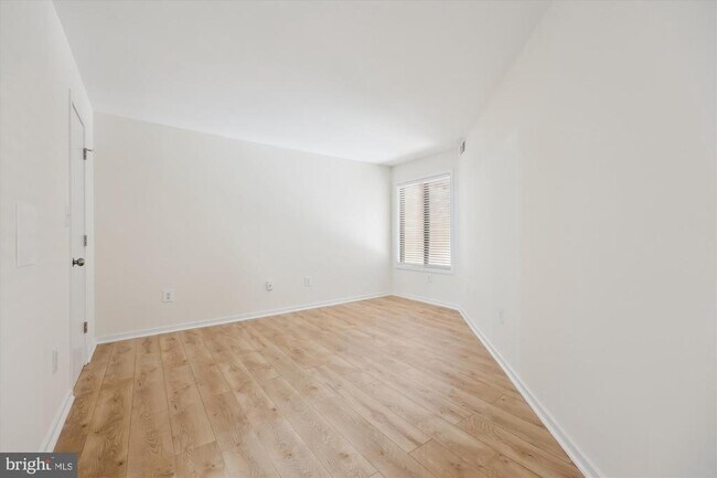 Building Photo - 9912 Hellingly Pl