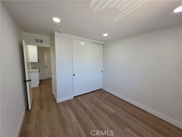 Building Photo - 8831 Sailport Dr