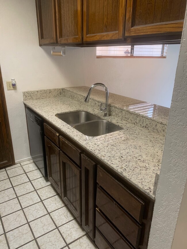 Building Photo - 1127 Bel Aire Cir