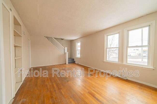 Building Photo - 201 F St