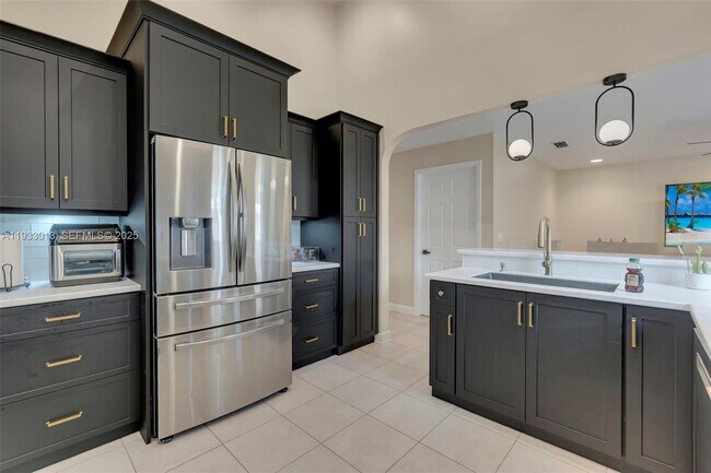 Building Photo - 1583 Eastlake Way