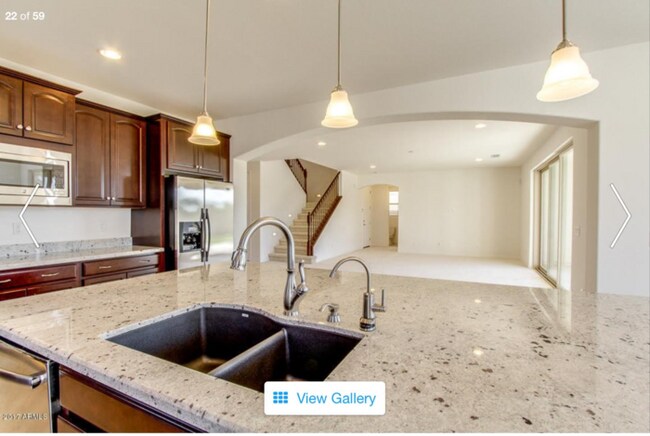 Building Photo - Stunning 5 BD, 4.5 BA home located in the ...