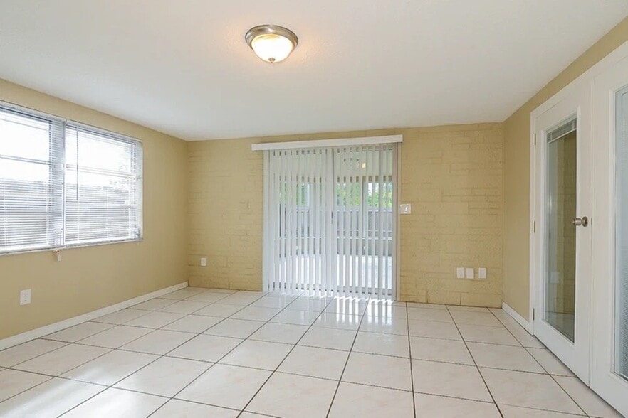 Building Photo - 2851 US-19
