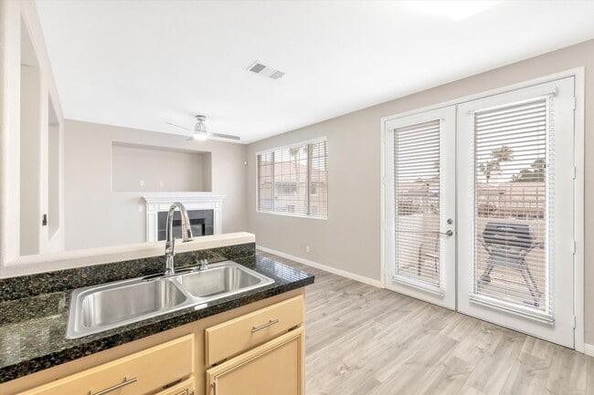 Building Photo - Summerlin Location