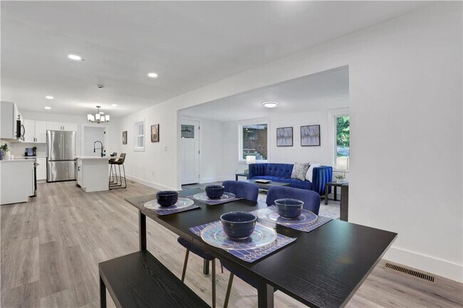 Building Photo - 2466 Old Hapeville Rd SW