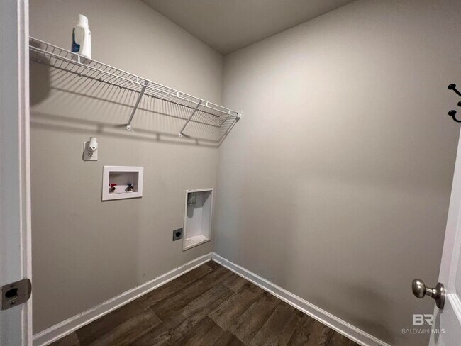 Building Photo - 23904 Songbird Dr