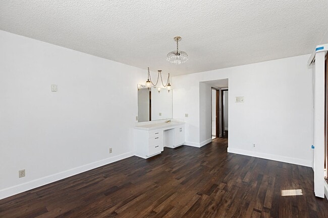 Building Photo - 4495 Brighton Ave