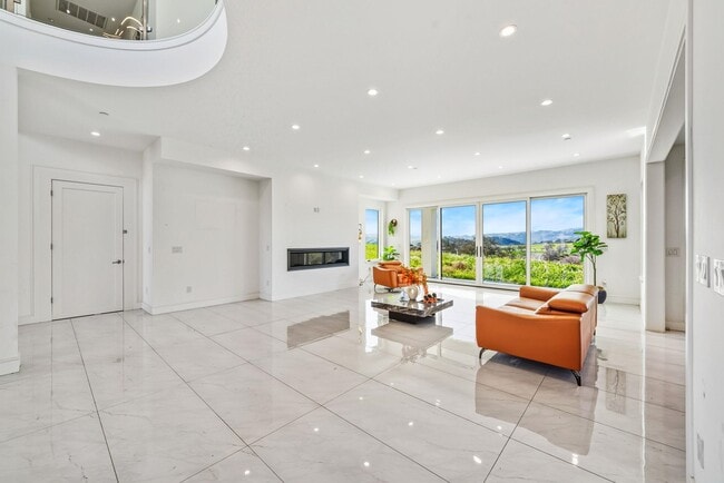 Building Photo - 7778 Laguna Heights Ct