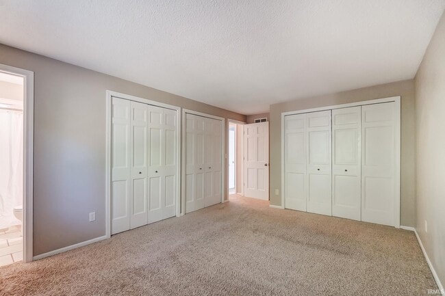 Building Photo - 5931 Spring Oak Ct
