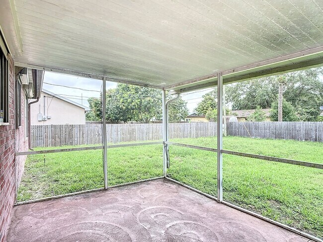 Building Photo - 2367 Angel Rd