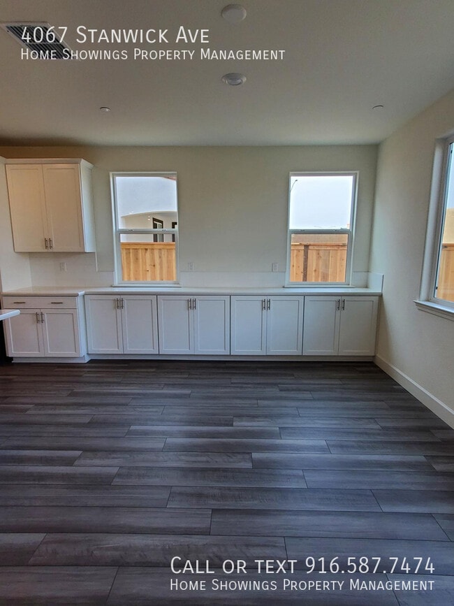 Building Photo - 4067 Stanwick Ave