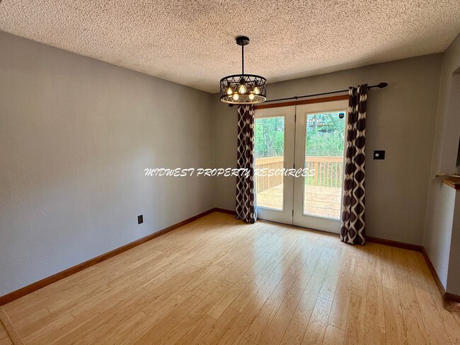 Building Photo - Amazing 3 Bedroom Home!