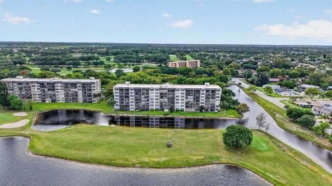 Building Photo - 3100 W Rolling Hills Cir
