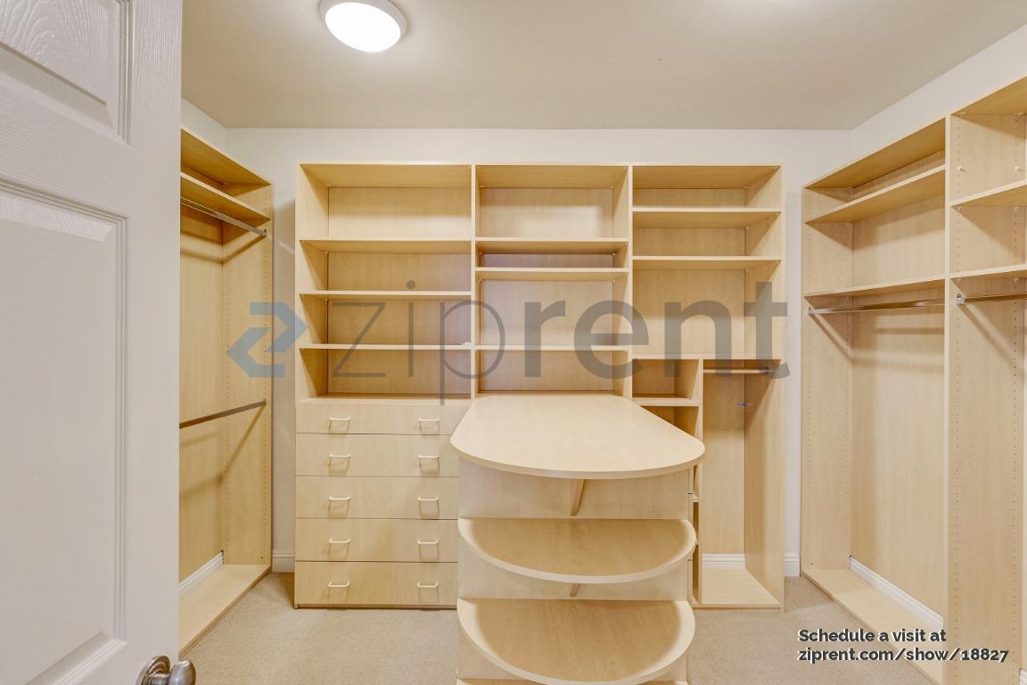 Building Photo - Unit