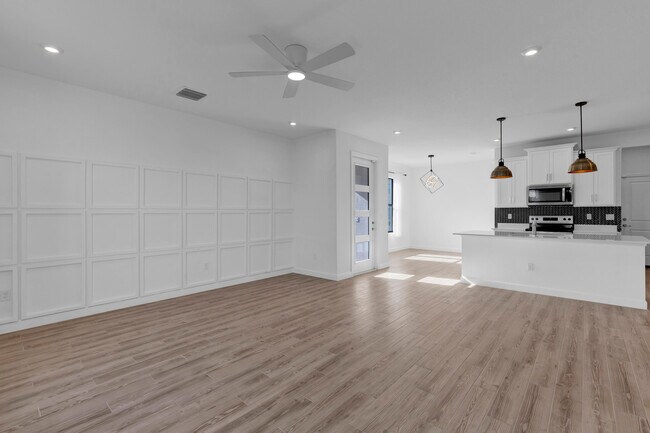 Building Photo - 14075 SW Thorens Dr