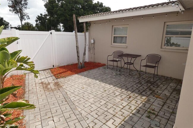 Building Photo - 8468 7th Way N