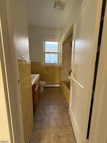 Building Photo - 1010 Kilsyth Rd