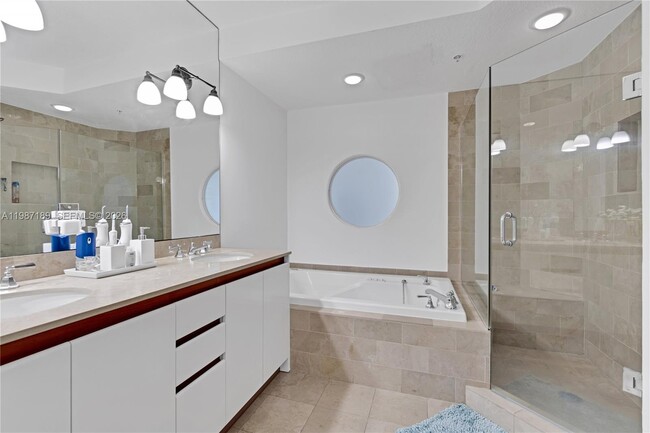 Building Photo - 1500 Ocean Dr