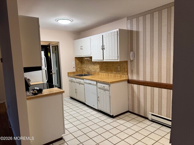 Building Photo - 171 Amberly Dr