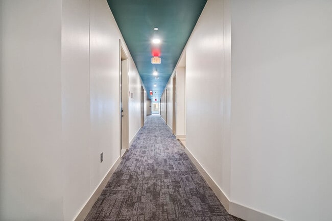 Building Photo - 701 Richmond Ave.