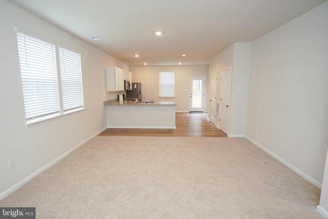 Building Photo - 819 Mersey Ln