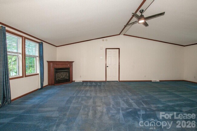 Building Photo - 447 Kemp Rd