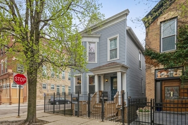 Primary Photo - 1257 N Greenview Ave