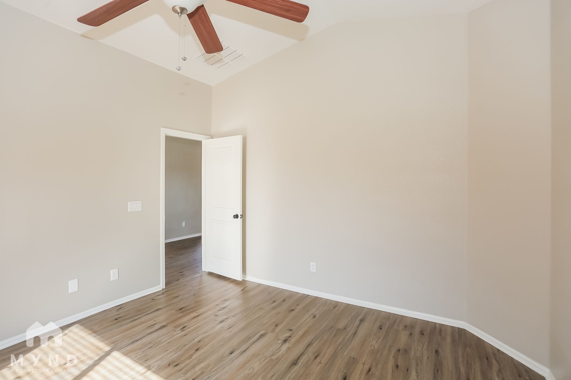 Building Photo - 41613 W Sunland Dr