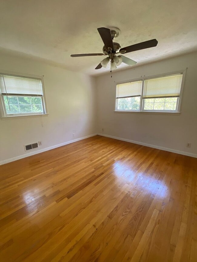 Building Photo - 4 Bedroom Home in Norcross  --Coming Soon!!!!