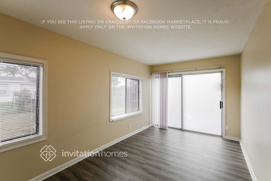 Building Photo - 11450 NW 35th Pl