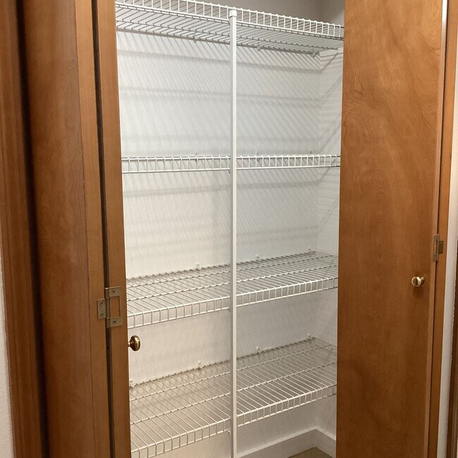 Building Photo - Ranch Style Rambler located in Stannwood