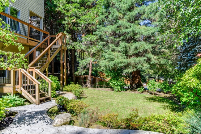 Building Photo - 19007 SW Chesapeake Dr