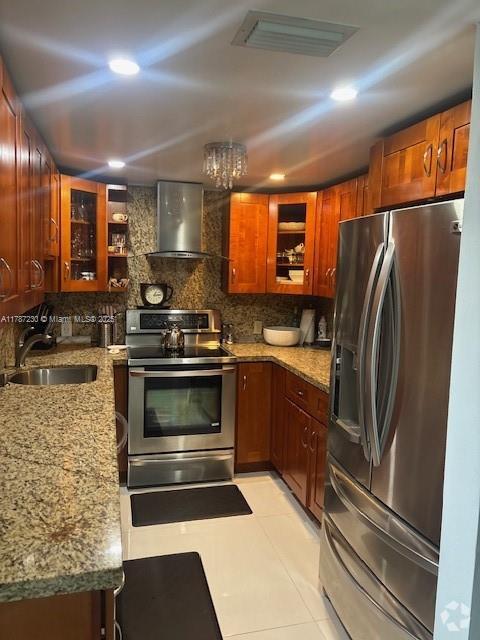 Building Photo - 20379 W Country Club Dr