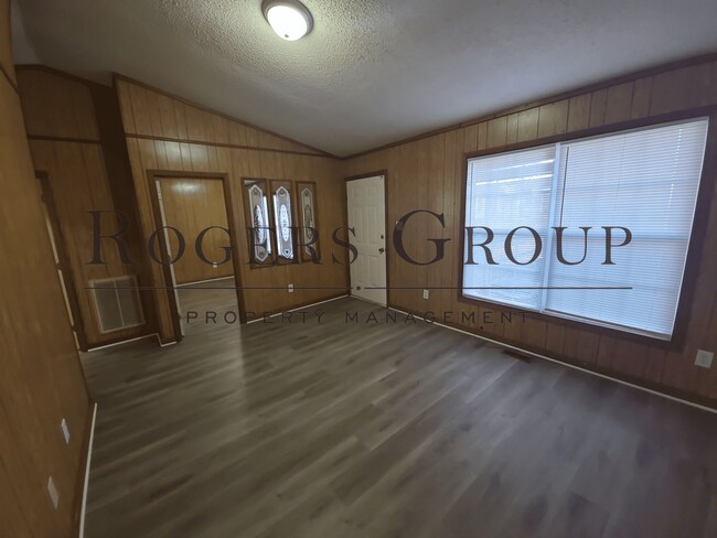 Building Photo - #450 - 236-238 Crozier St Duplex