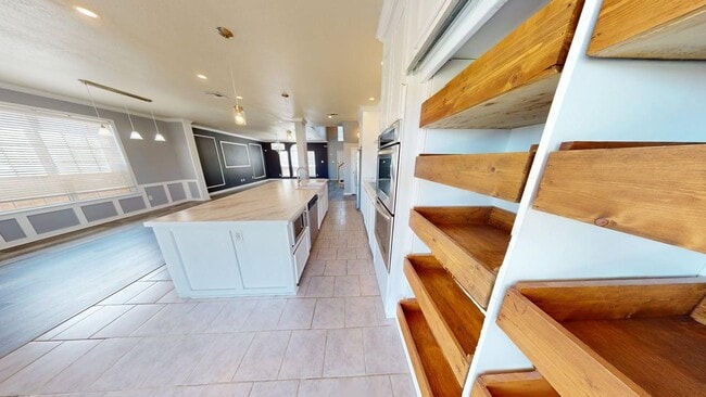 Building Photo - 701 Black Hills Trail