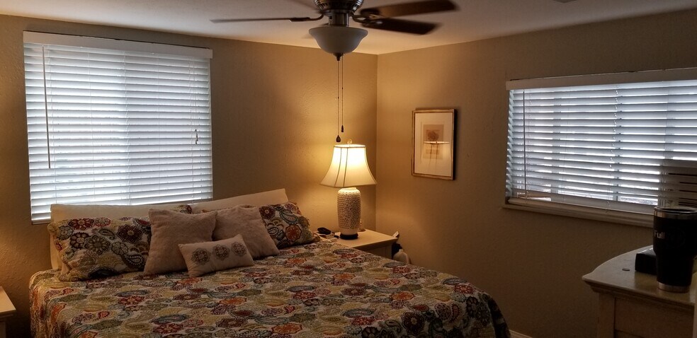 Bedroom - 2499 1/2 Pierce Street