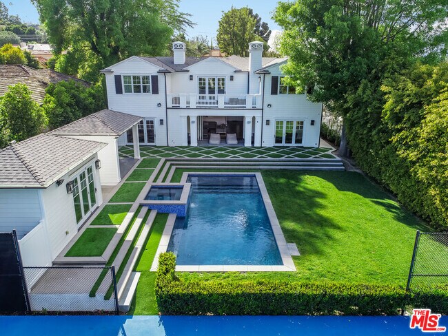 Building Photo - 4800 Zelzah Ave