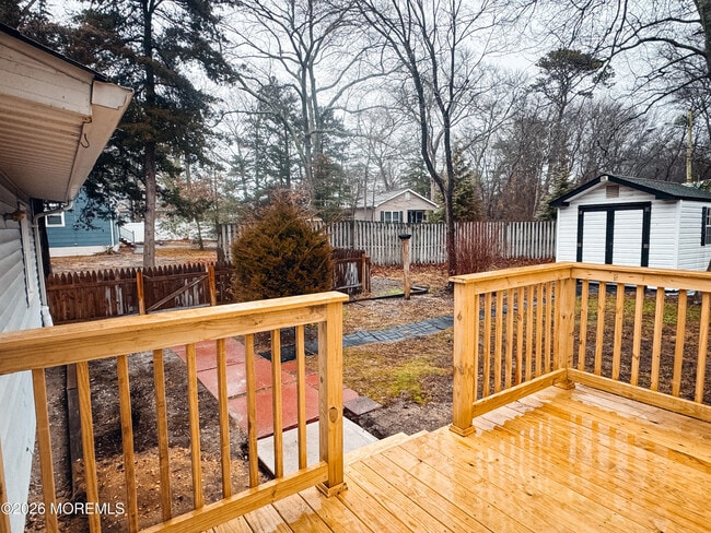 Building Photo - 827 Rogers St