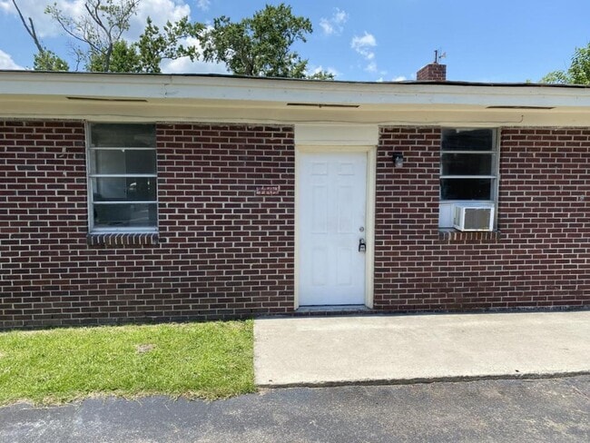 Primary Photo - 3702 Live Oak Drive, Columbia, SC 29205