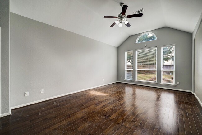 Building Photo - 6631 Larocke Trail