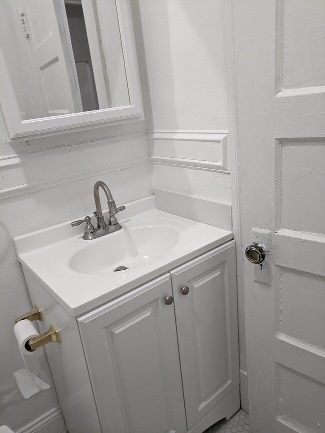 Primary Photo - 1457 Park Rd NW