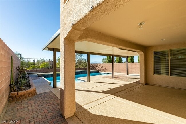 Building Photo - 2609 Chateau Clermont St