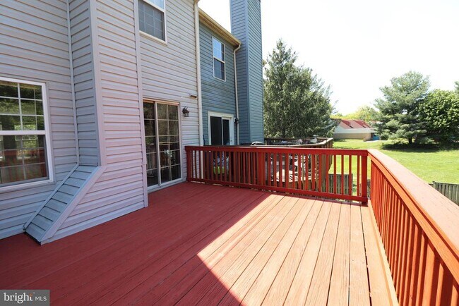 Building Photo - 18365 Honeylocust Cir