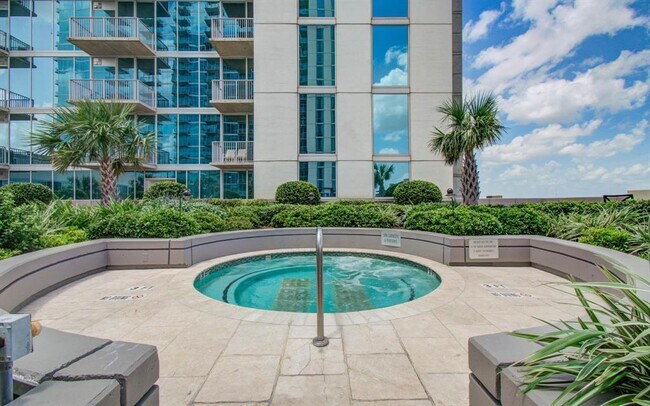 Building Photo - 5925 Almeda Rd
