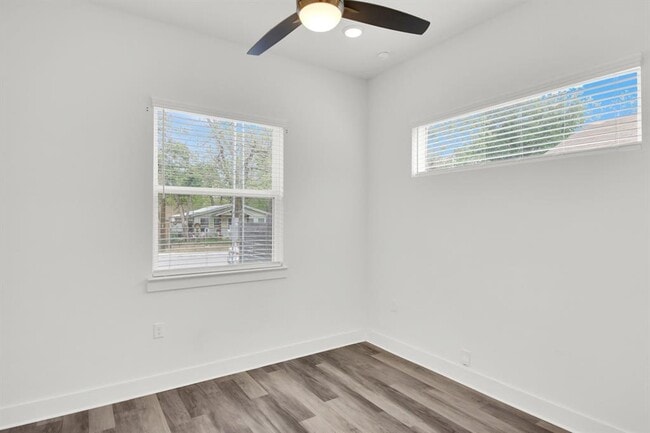 Building Photo - 6325 Ponca St