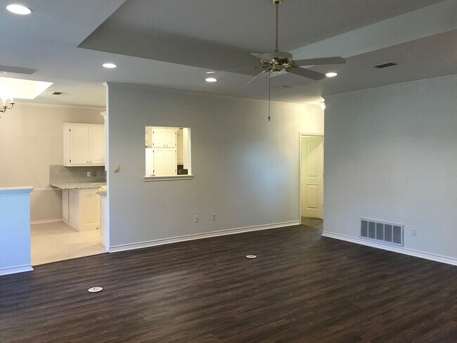 Building Photo - 3106 Silkwood Dr