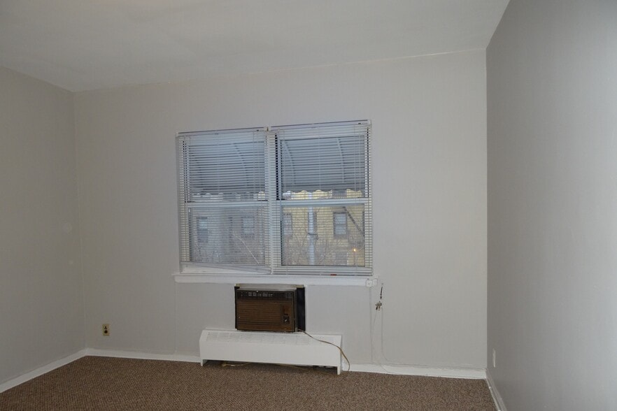 QueenBR - 2408 28th St
