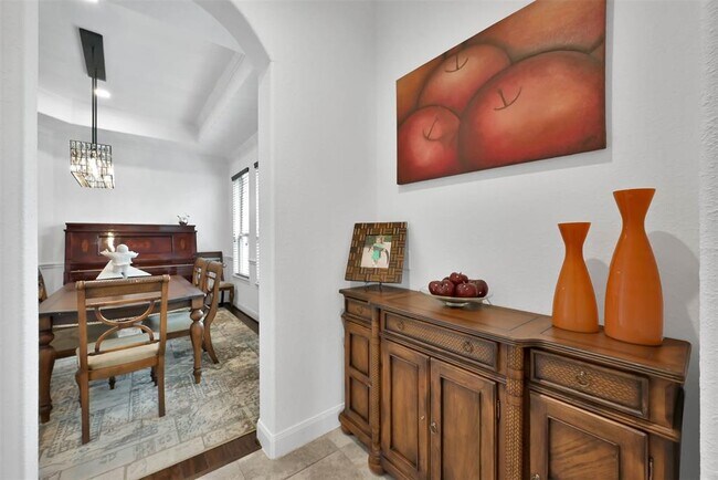 Building Photo - 51 Sandwell Place