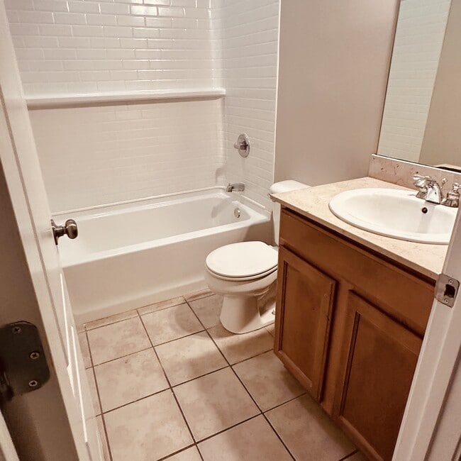 Building Photo - 5333 Cottage Cir