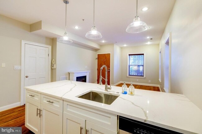 Building Photo - 1543 6th St NW